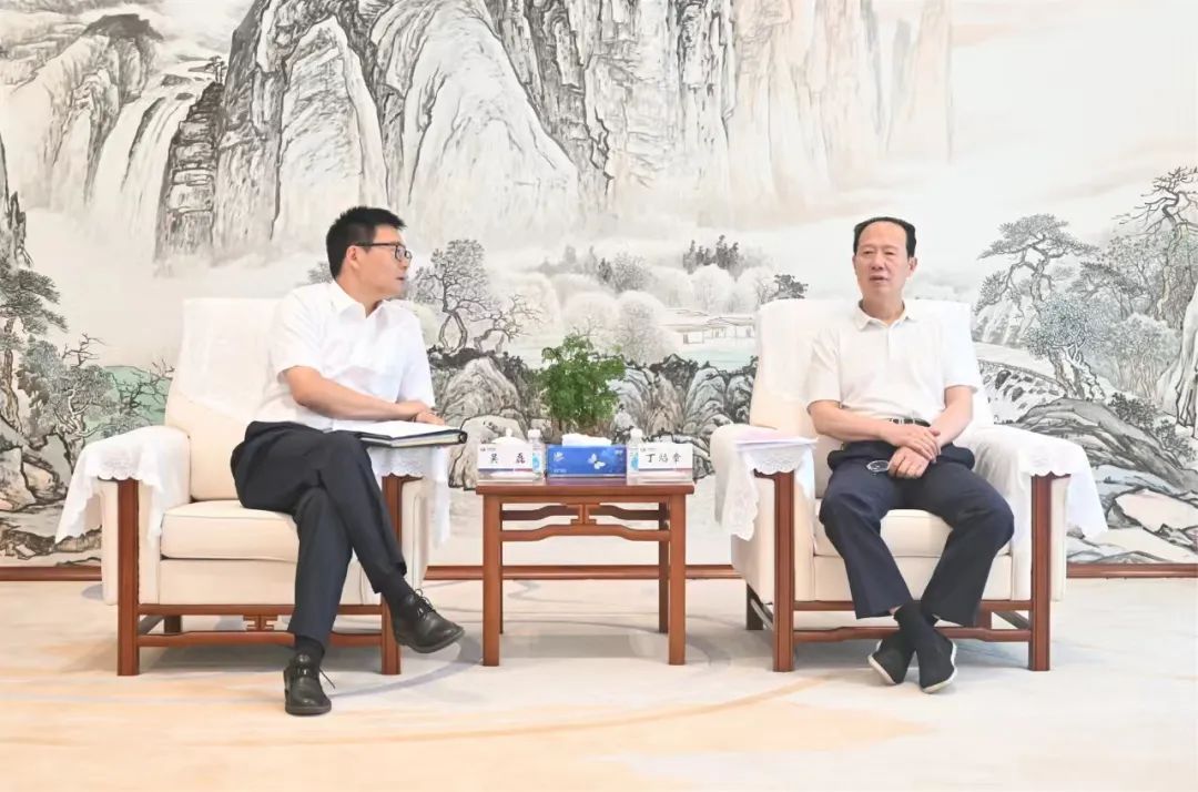 中國電建黨委書記、董事長丁焰章與上海電氣集團(tuán)黨委書記、董事長吳磊會談