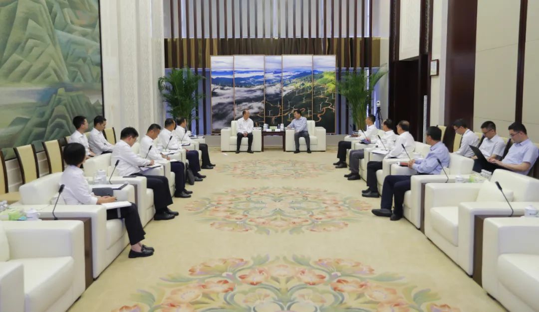 國(guó)家電投黨組書記、董事長(zhǎng)劉明勝會(huì)見中國(guó)化學(xué)黨委書記、董事長(zhǎng)莫鼎革