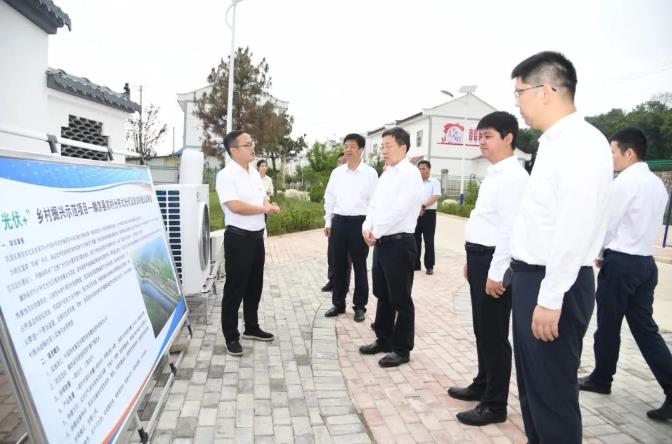 中國電氣裝備黨委書記、董事長李洪鳳赴陜西省麟游縣調(diào)研定點(diǎn)幫扶工作