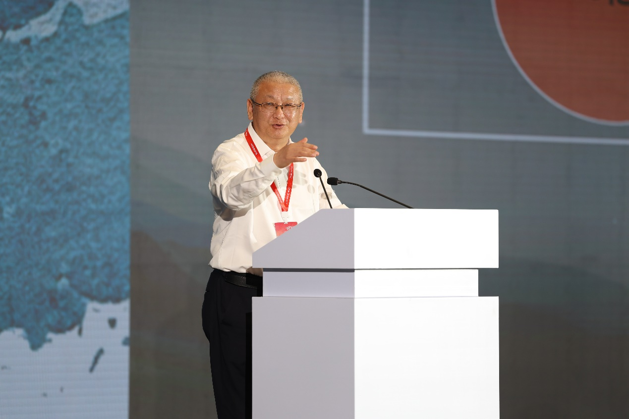 隆基綠能李振國(guó):電氫氨醇多元化耦合助力構(gòu)建新型電力系統(tǒng)