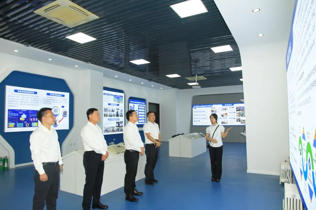 中國電氣裝備黨委書記、董事長李洪鳳赴哈表所、天宇電氣、廈門許繼調(diào)研