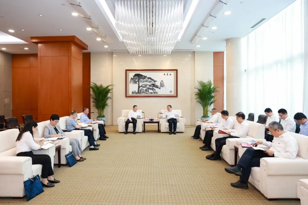 華能集團公司總經(jīng)理張文峰會見中國國新董事長徐思偉、總經(jīng)理莫德旺