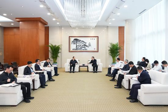 華能集團(tuán)總經(jīng)理、黨組副書(shū)記張文峰會(huì)見(jiàn)甘肅省副省長(zhǎng)王鈞