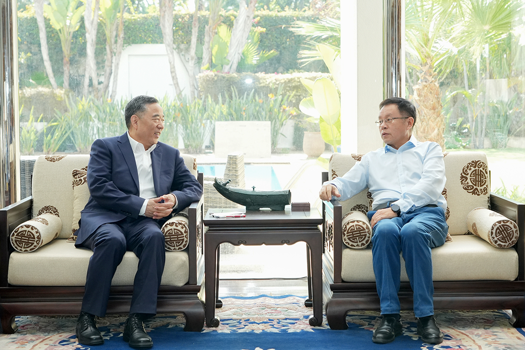 中國(guó)能建黨委書(shū)記、董事長(zhǎng)宋海良與中國(guó)駐摩洛哥大使李昌林會(huì)談