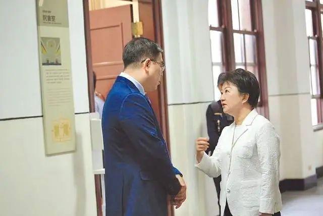 臺中火力發(fā)電廠環(huán)評過關(guān)，盧秀燕怒了，批臺當(dāng)局成為污染的放水者