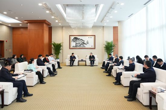 華能集團總經(jīng)理張文峰會見內蒙古自治區(qū)黨委常委、包頭市委書記丁繡峰