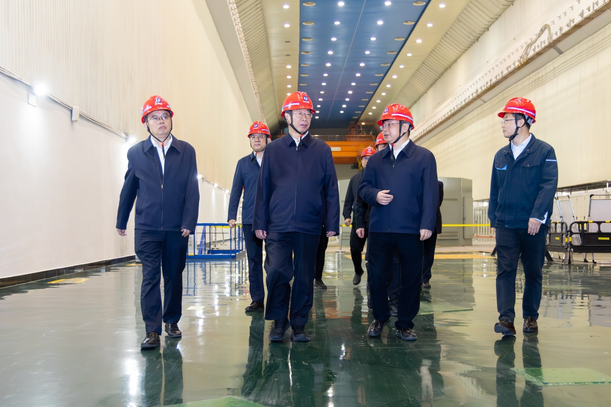 三峽集團(tuán)董事長(zhǎng)、黨組書(shū)記劉偉平赴清江梯級(jí)水電站調(diào)研
