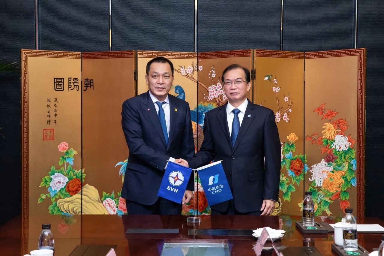 華電集團黨組書記、董事長江毅與越南電力集團董事長鄧黃安舉行會談