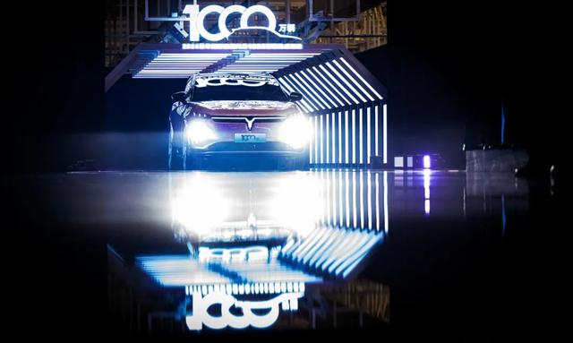 年產量破千萬，中國新能源汽車挑戰(zhàn)中前行