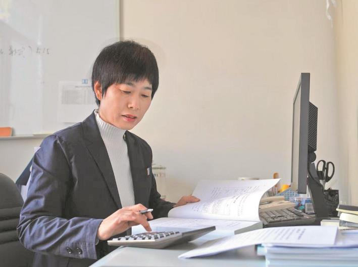 王思宇: 精細(xì)設(shè)計變電站 嚴(yán)把工程造價關(guān)