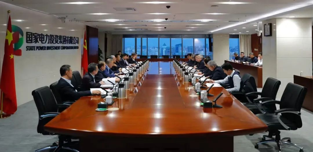 國家電投總經(jīng)理、黨組副書記栗寶卿會(huì)見東方電氣總經(jīng)理、黨組副書記張彥軍
