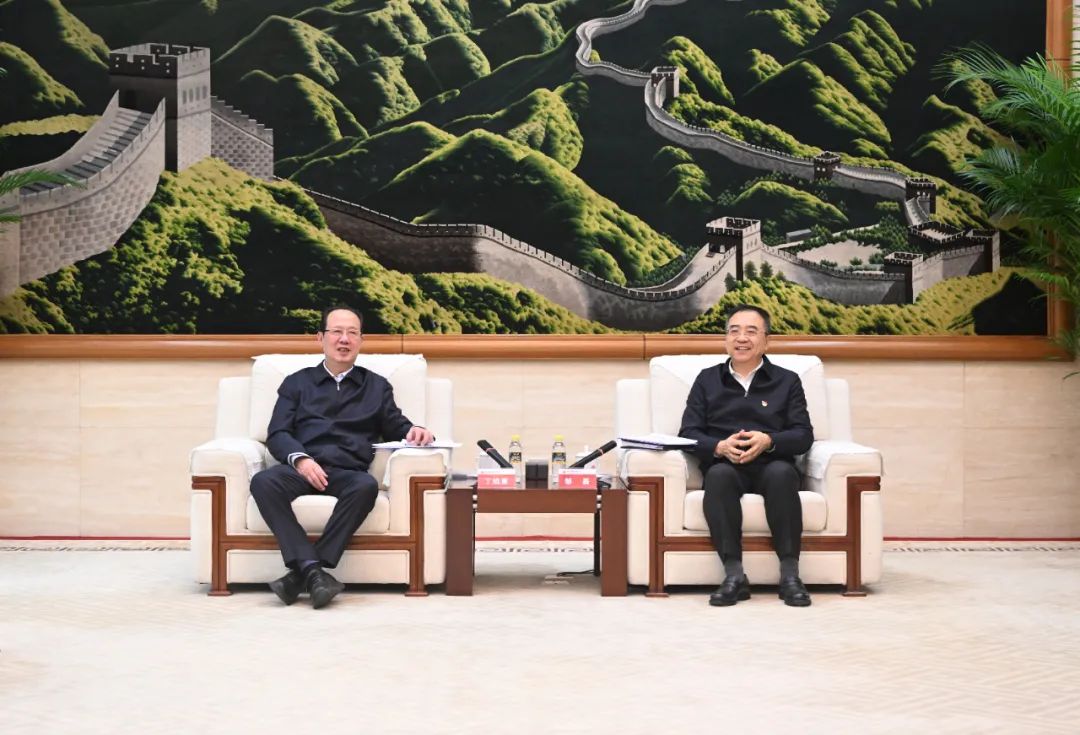 中國電建黨委書記、董事長丁焰章與中國大唐黨組書記、董事長鄒磊會談