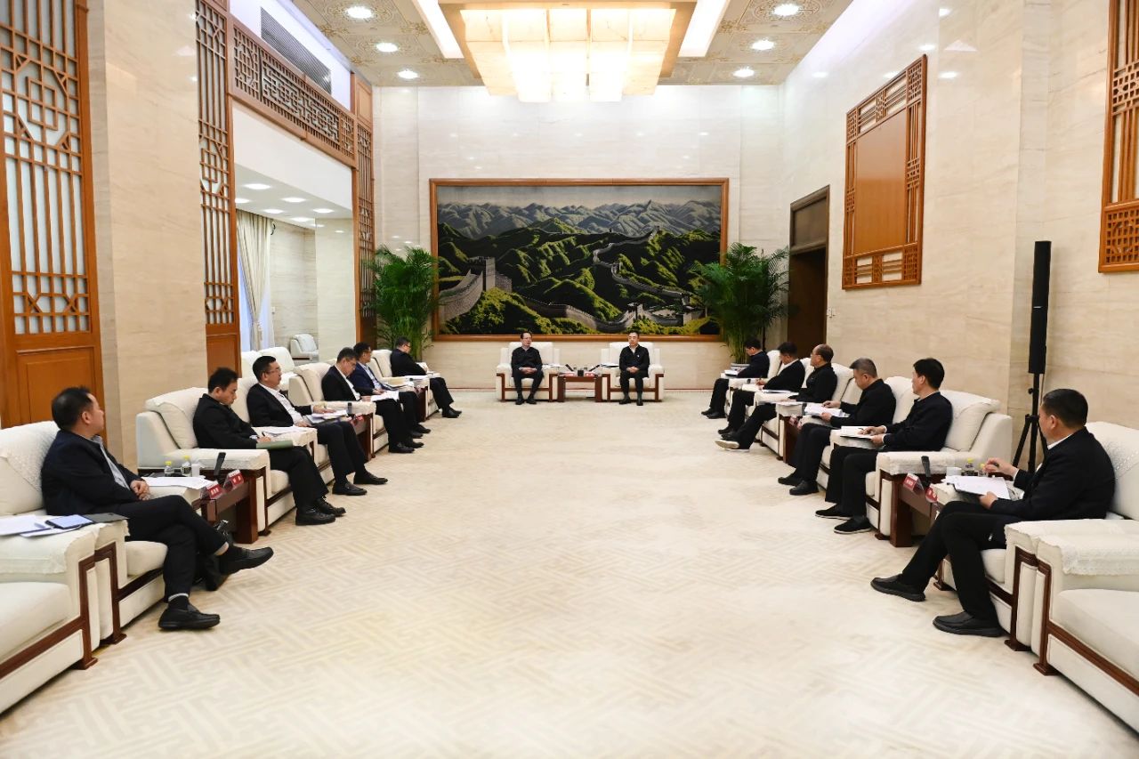 大唐集團黨組書記、董事長鄒磊與中國電建黨委書記、董事長丁焰章會談