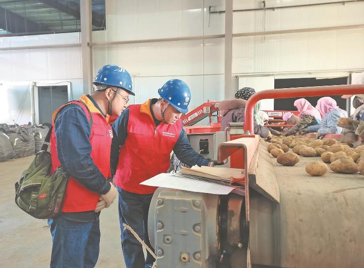 甘肅省古浪縣:及時響應(yīng)企業(yè)求助 排除廠區(qū)用電故障