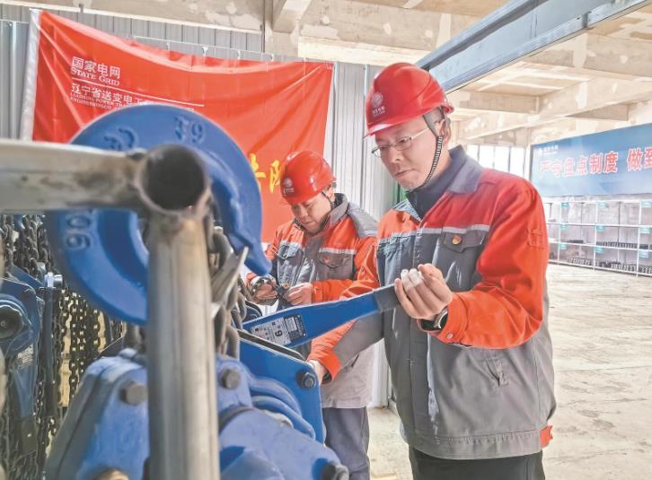 李俊鵬:走南闖北建電網(wǎng),施工細(xì)節(jié)見(jiàn)真章