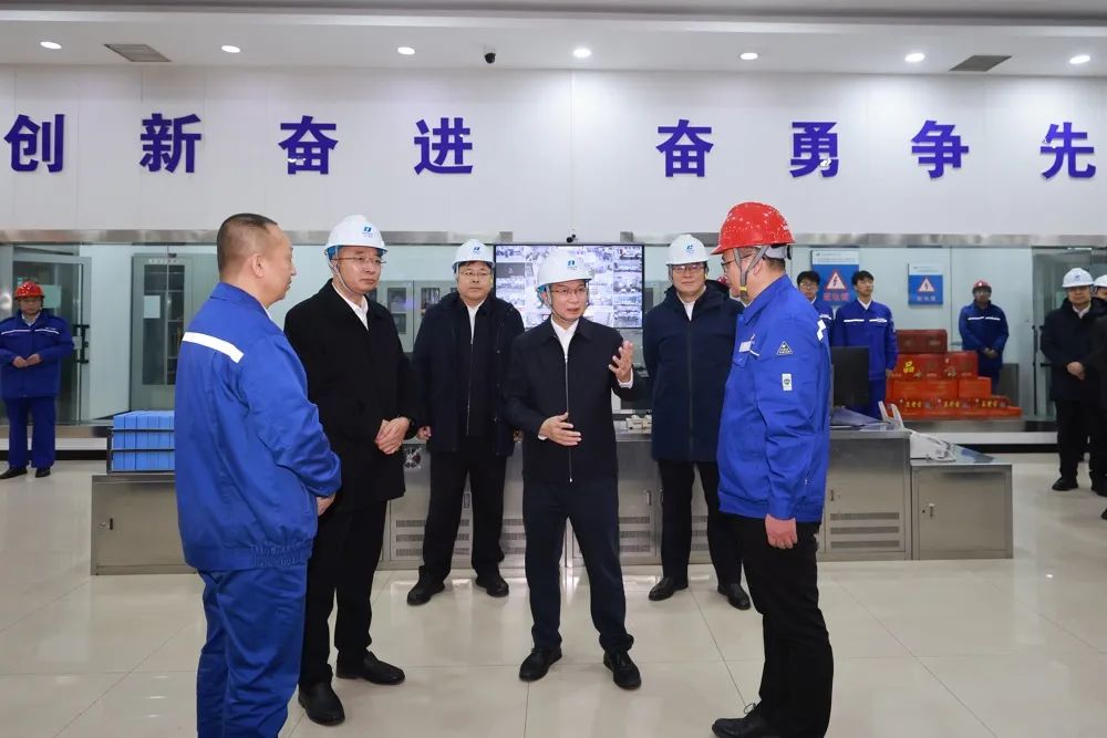 華電集團(tuán)黨組書記、董事長(zhǎng)江毅赴華電新疆區(qū)域調(diào)研