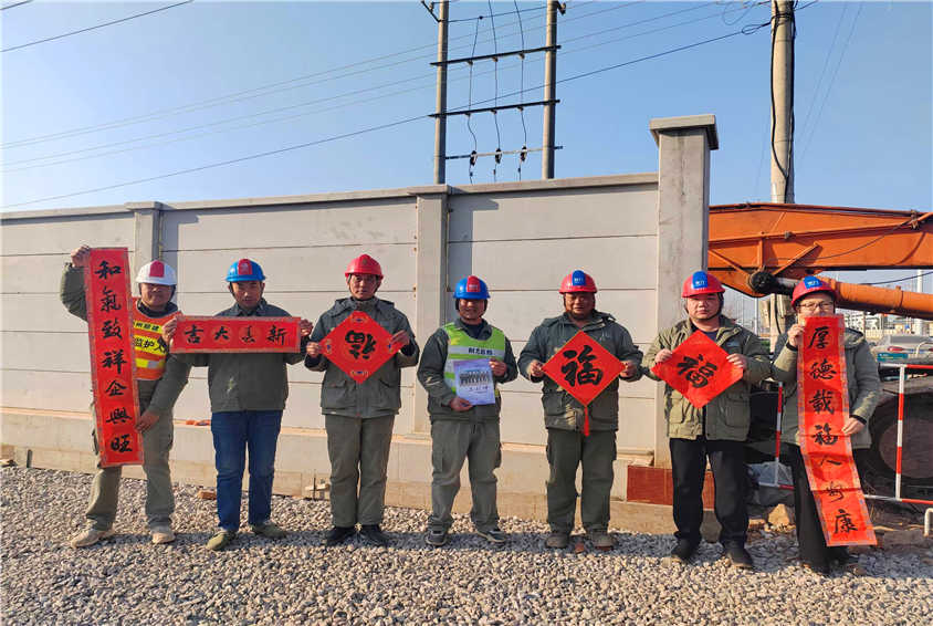 湖北荊力總包公司開(kāi)展走進(jìn)重點(diǎn)工程項(xiàng)目部，送文化到工地一線慰問(wèn)活動(dòng)