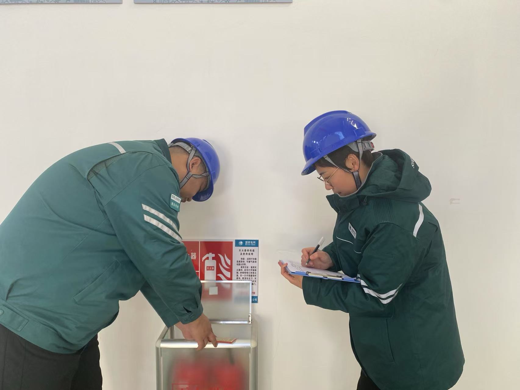 國網(wǎng)高密市供電公司開展節(jié)前安全隱患排查 筑牢倉庫安全防線