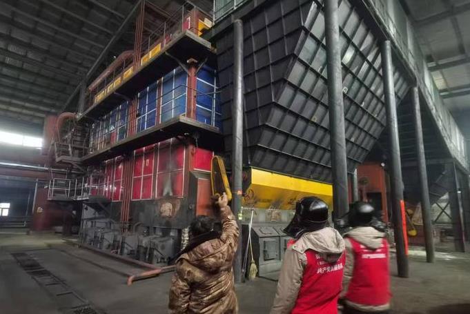 國(guó)網(wǎng)康??h供電公司積極應(yīng)對(duì)寒潮 全力服務(wù)供暖企業(yè)