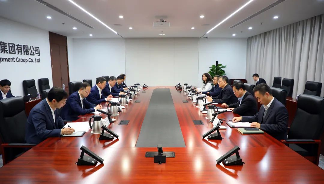 中國電氣裝備董事長李洪鳳、總經(jīng)理周群會見佛山市委書記唐屹峰