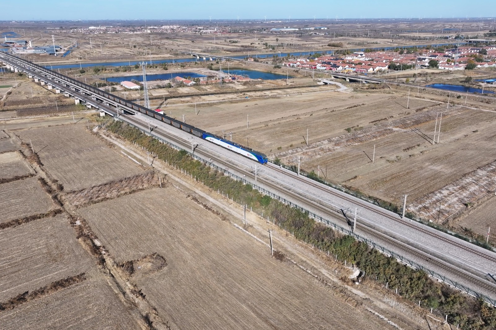 朔黃鐵路黃驊港站年累煤運(yùn)量突破2000萬噸