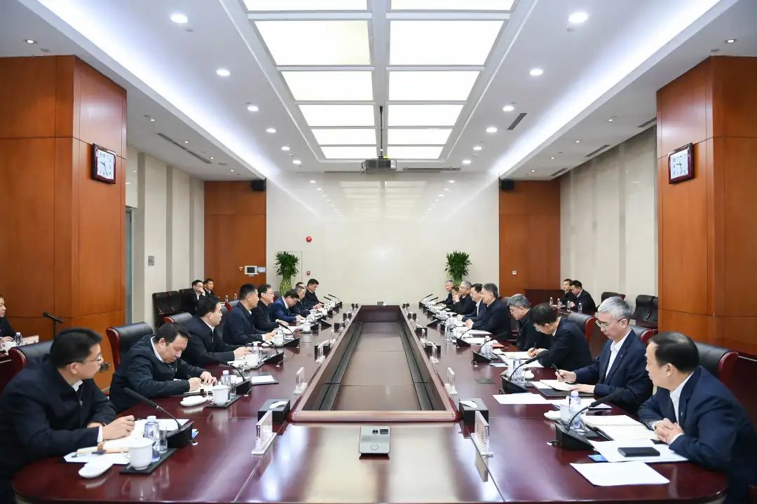 華能集團董事長、黨組書記溫樞剛會見中國安能董事長陳奕輝、總經(jīng)理周慶豐