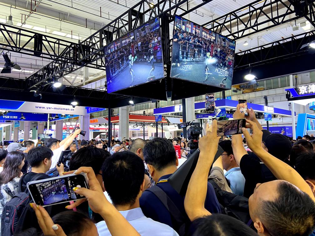 在北京，見證一場機(jī)器人的“狂歡”