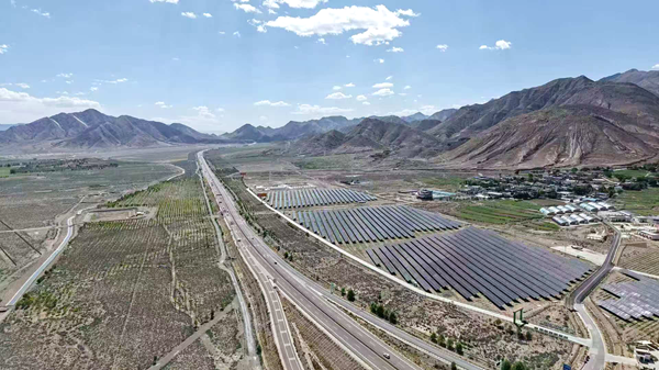 西藏白朗縣90兆瓦光儲(chǔ)一體化項(xiàng)目成功實(shí)現(xiàn)全容量并網(wǎng)發(fā)電